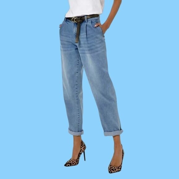 Michael Kors Relaxed Leg Jeans with Pleats, Size 8 - Picture 1 of 11